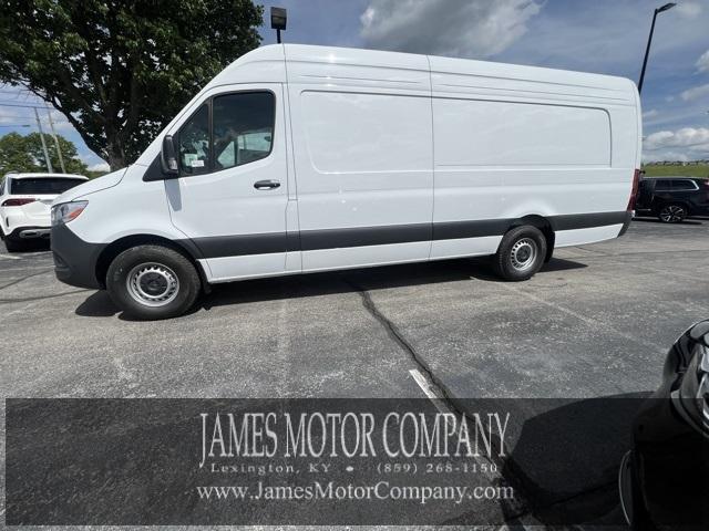 new 2025 Mercedes-Benz Sprinter 2500 car, priced at $71,121