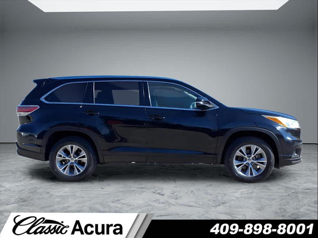 used 2014 Toyota Highlander car, priced at $18,115