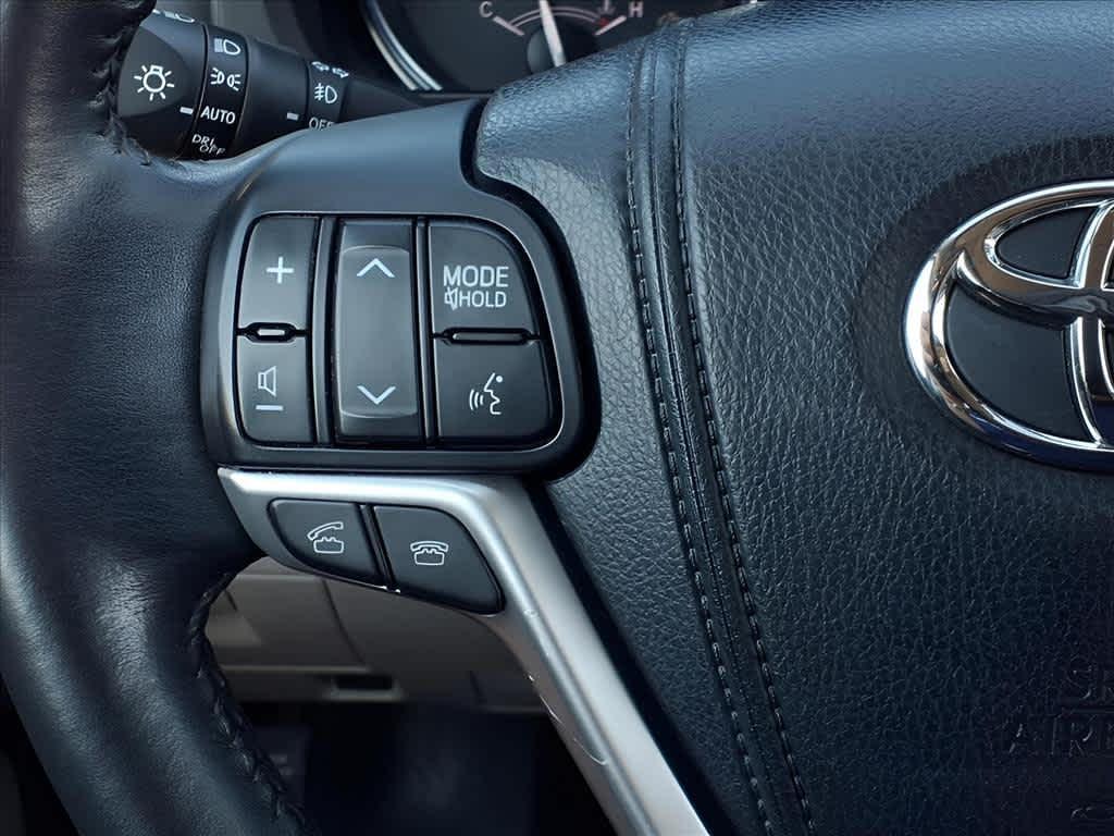 used 2014 Toyota Highlander car, priced at $18,115