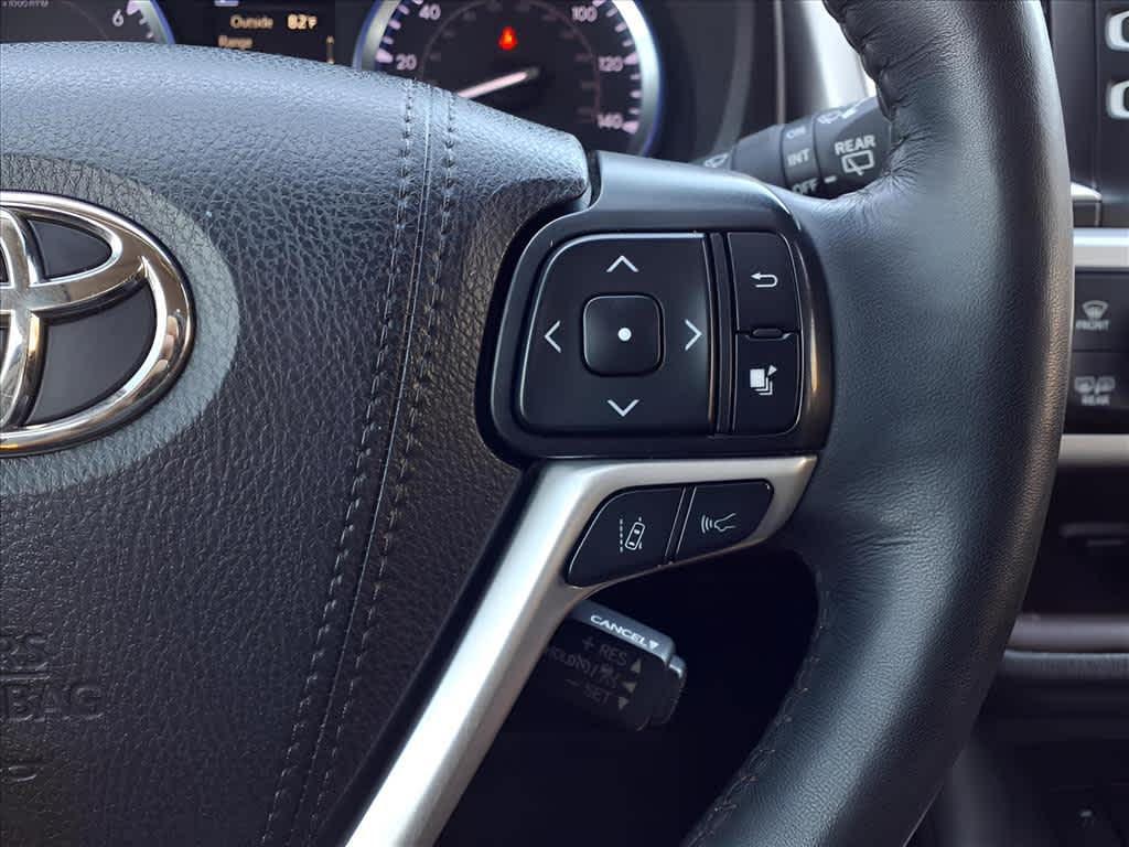 used 2019 Toyota Highlander car, priced at $26,154