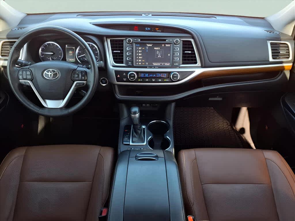 used 2019 Toyota Highlander car, priced at $26,154