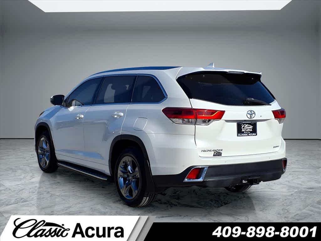 used 2019 Toyota Highlander car, priced at $26,154