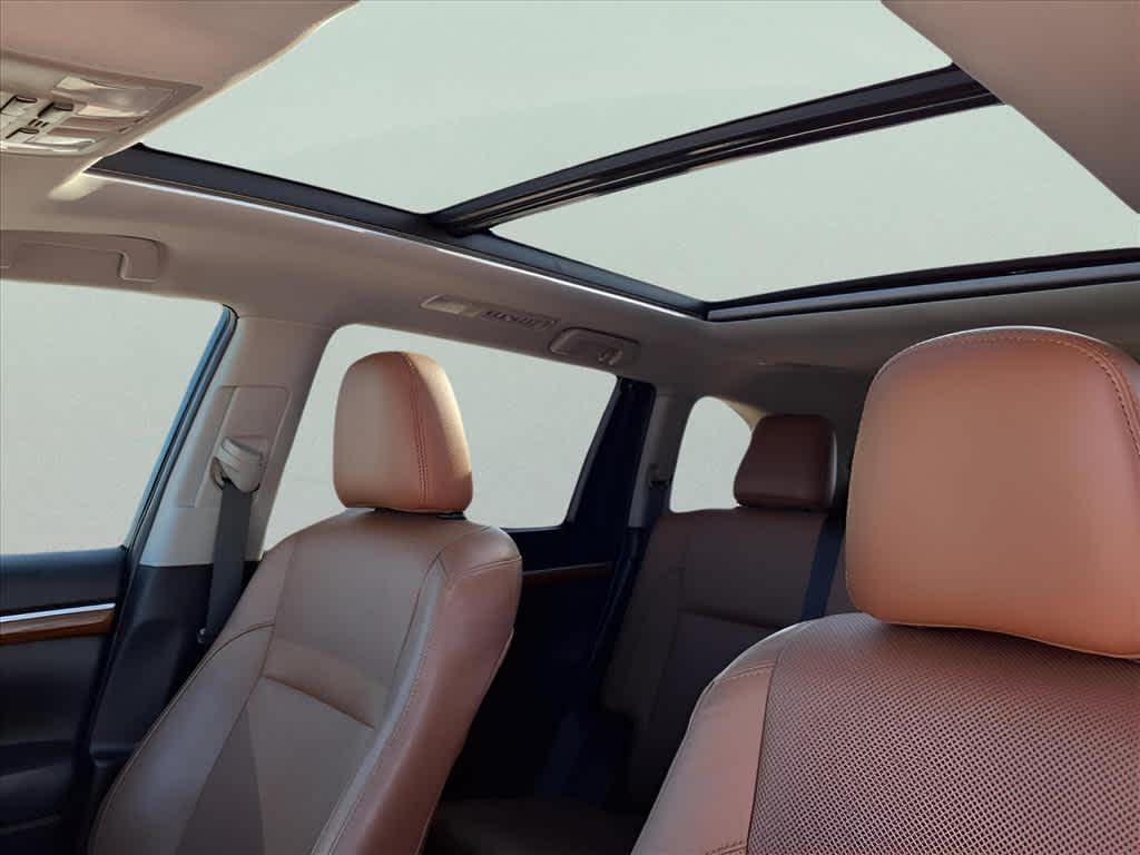 used 2019 Toyota Highlander car, priced at $26,154