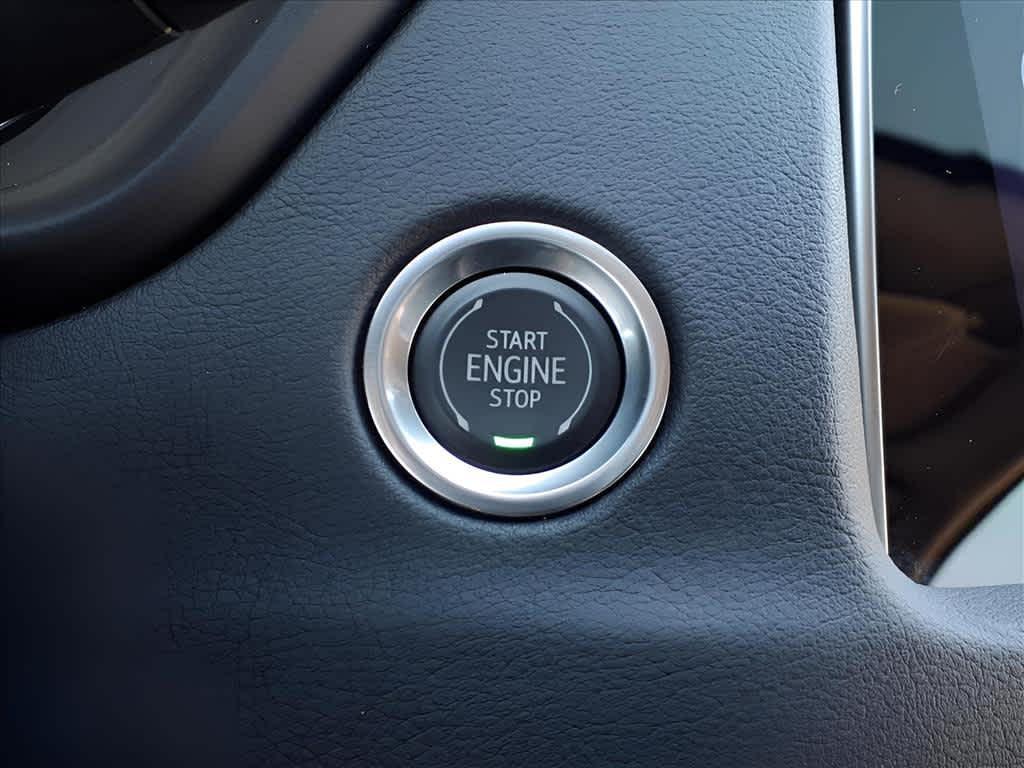 used 2022 Cadillac XT4 car, priced at $26,830