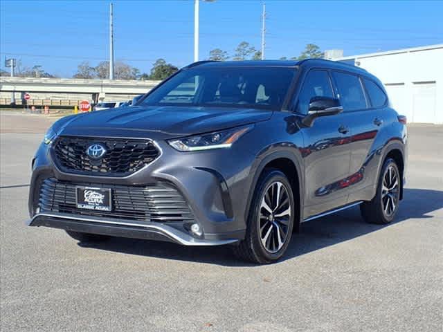 used 2021 Toyota Highlander car, priced at $32,830