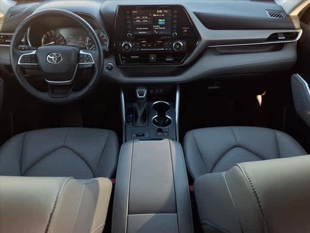 used 2022 Toyota Highlander car, priced at $34,192