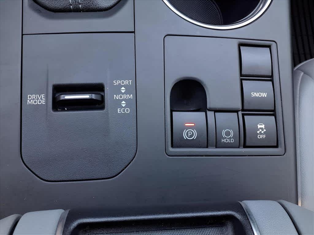 used 2023 Toyota Highlander car, priced at $36,870