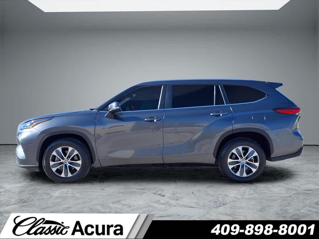 used 2023 Toyota Highlander car, priced at $36,870