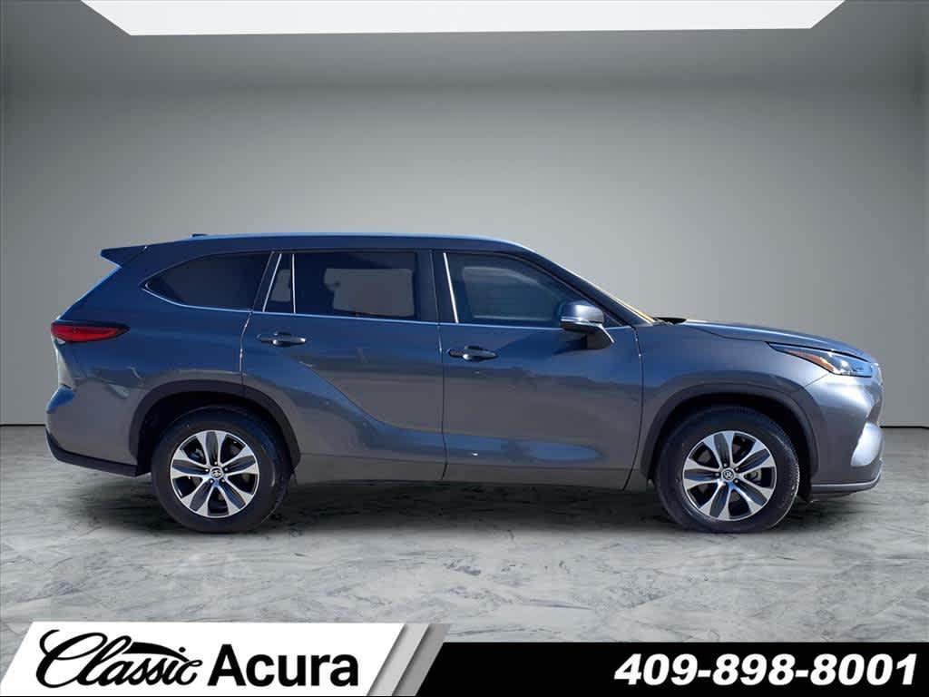 used 2023 Toyota Highlander car, priced at $36,870