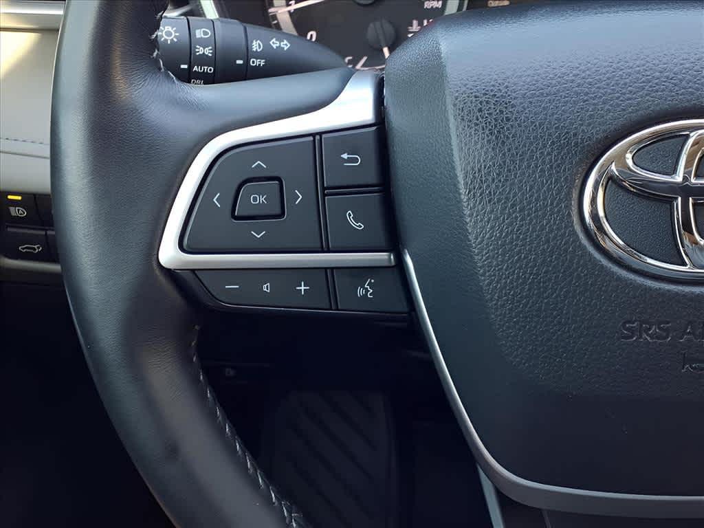 used 2023 Toyota Highlander car, priced at $36,870