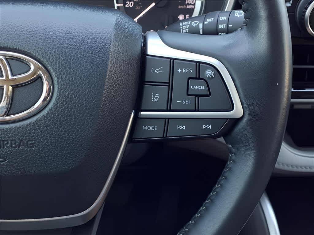used 2023 Toyota Highlander car, priced at $36,870