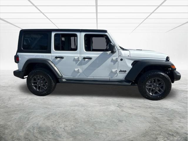 new 2025 Jeep Wrangler car, priced at $45,245