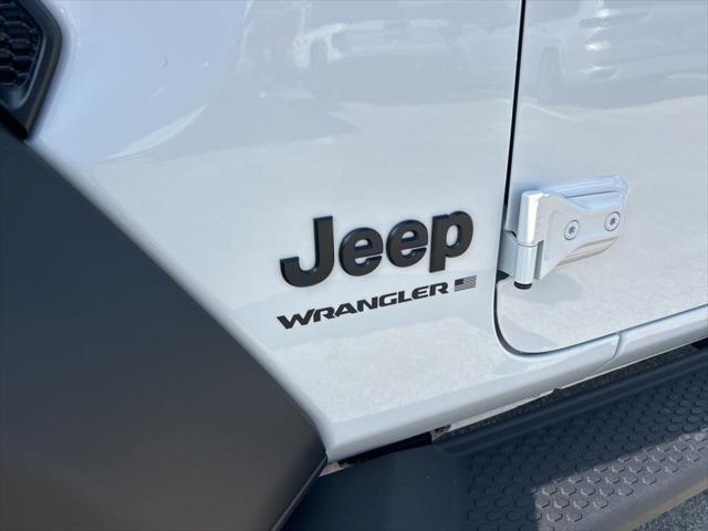 new 2025 Jeep Wrangler car, priced at $45,245