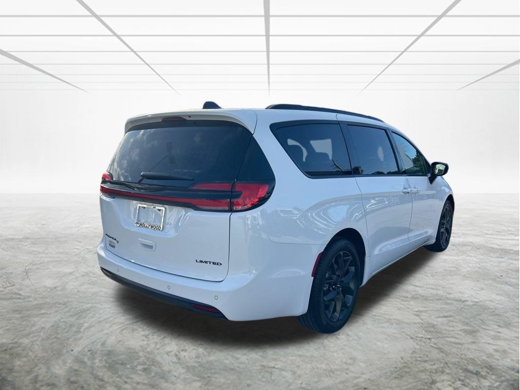 new 2025 Chrysler Pacifica car, priced at $42,639