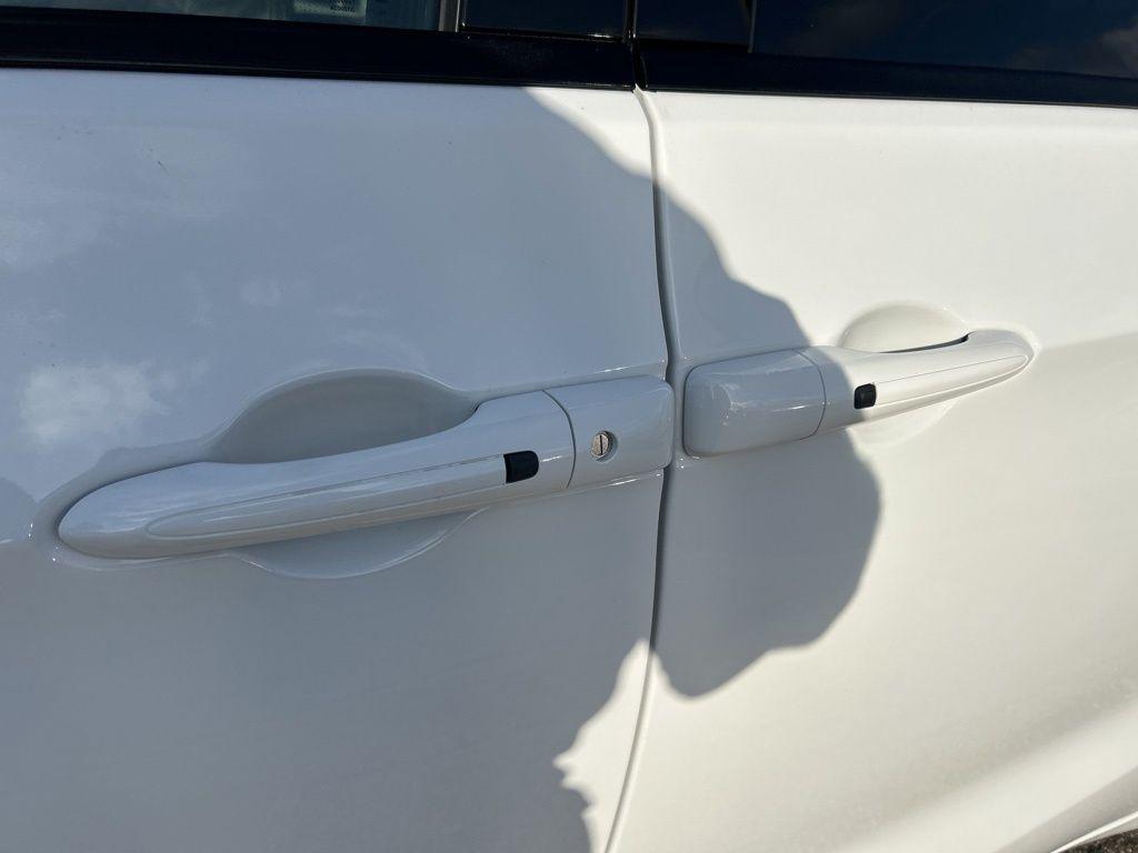 new 2025 Chrysler Pacifica car, priced at $42,639