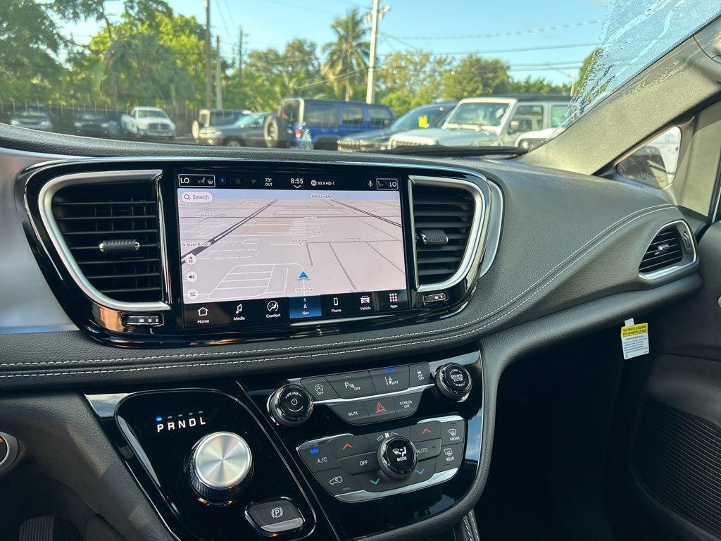 new 2025 Chrysler Pacifica car, priced at $42,639