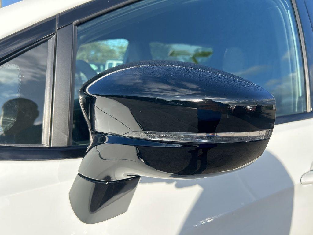 new 2025 Chrysler Pacifica car, priced at $42,639