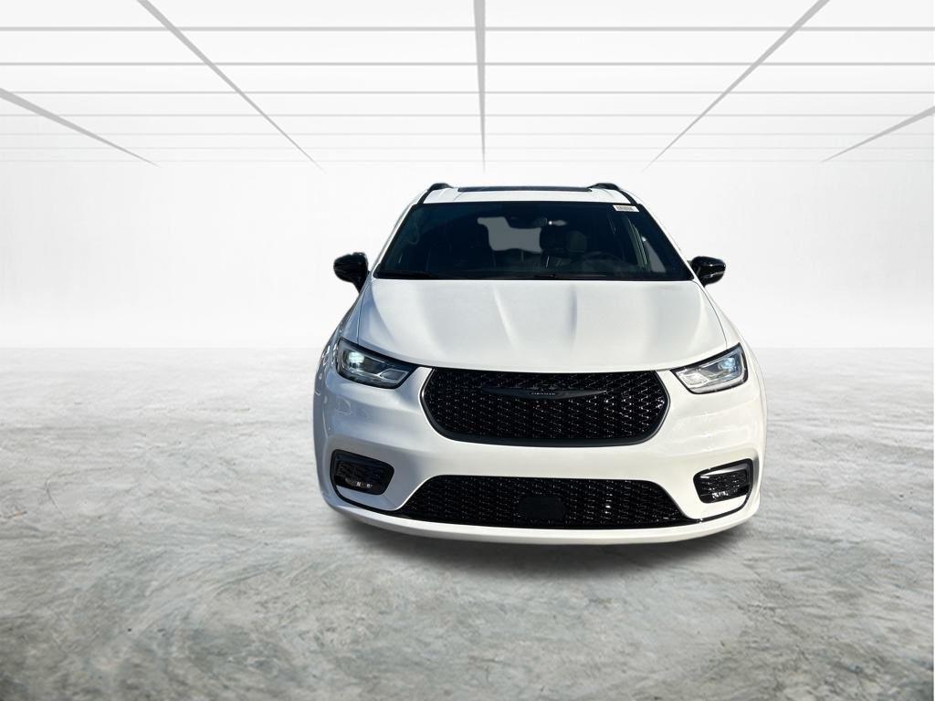 new 2025 Chrysler Pacifica car, priced at $42,639