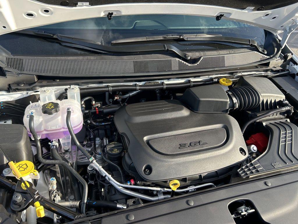 new 2025 Chrysler Pacifica car, priced at $42,639