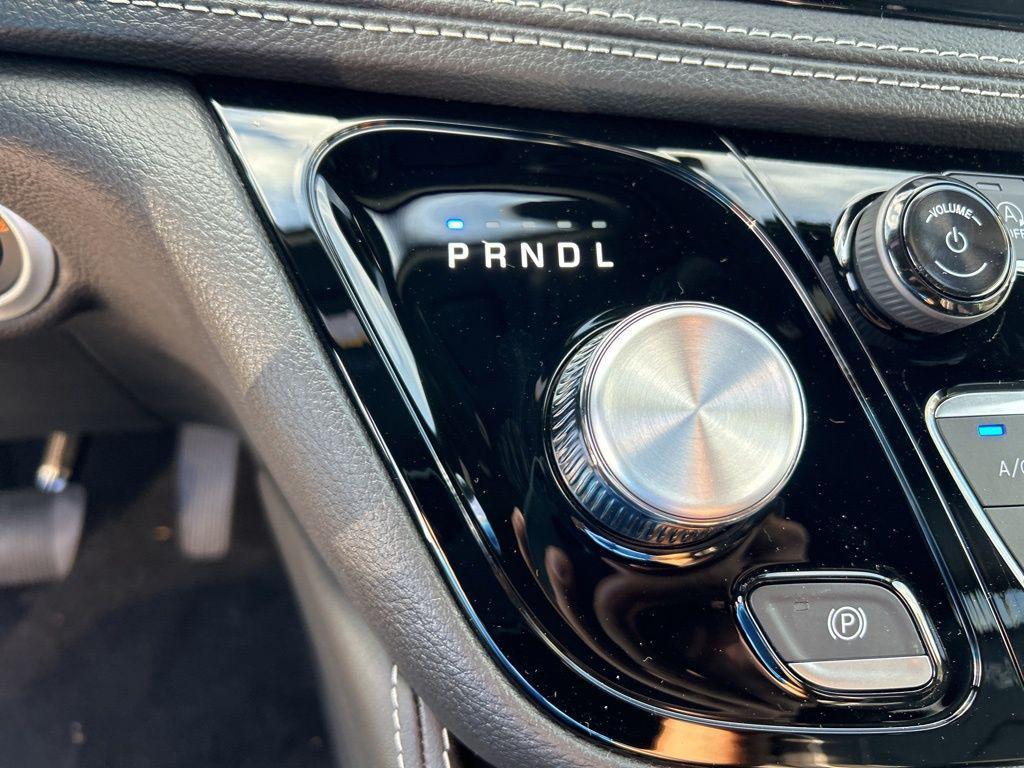 new 2025 Chrysler Pacifica car, priced at $42,639