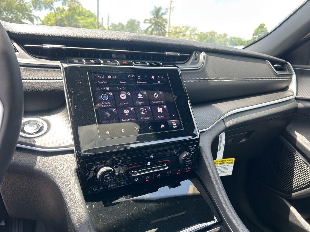 new 2025 Jeep Grand Cherokee car, priced at $35,950