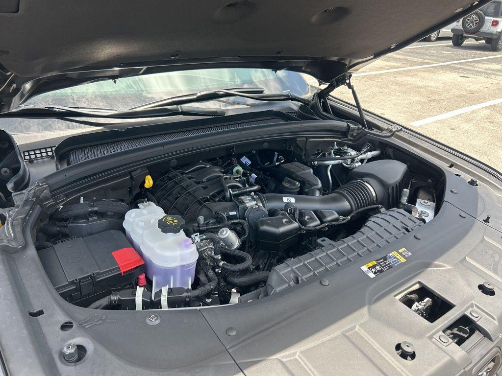 new 2025 Jeep Grand Cherokee car, priced at $35,950