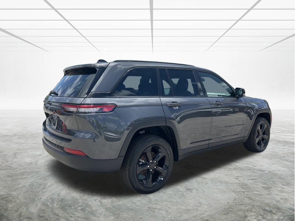 new 2025 Jeep Grand Cherokee car, priced at $35,950