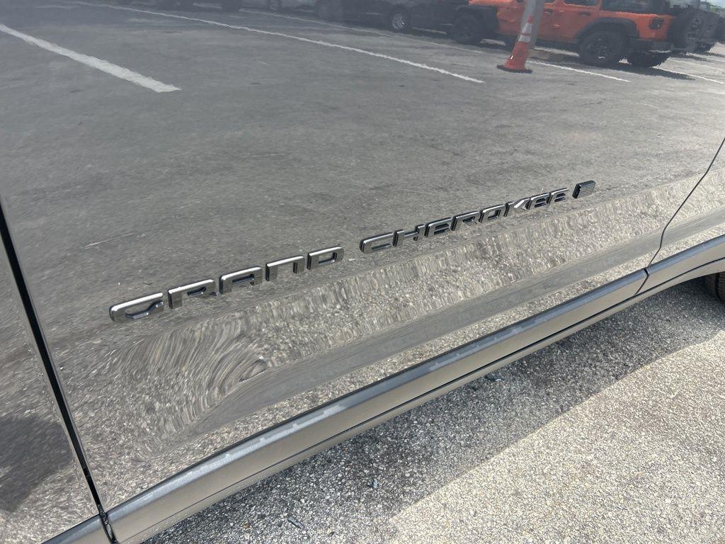 new 2025 Jeep Grand Cherokee car, priced at $35,950