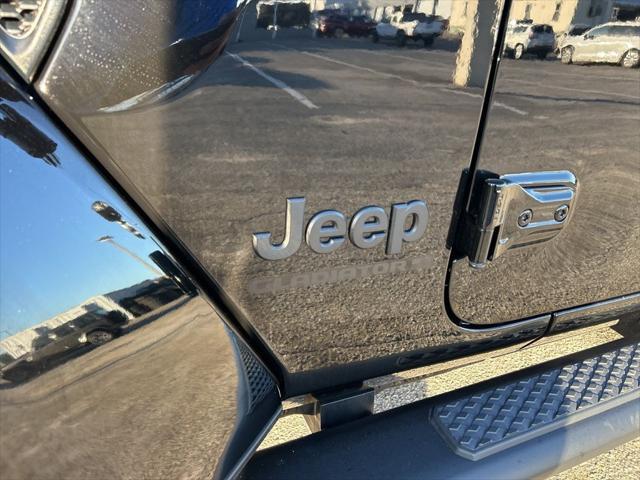 new 2024 Jeep Gladiator car, priced at $42,800