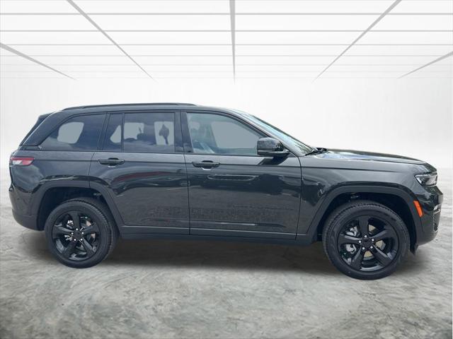 new 2024 Jeep Grand Cherokee car, priced at $37,959