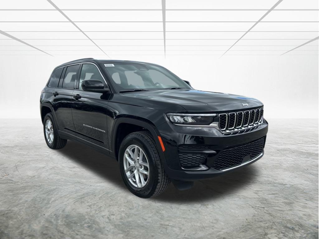 new 2025 Jeep Grand Cherokee car, priced at $37,012