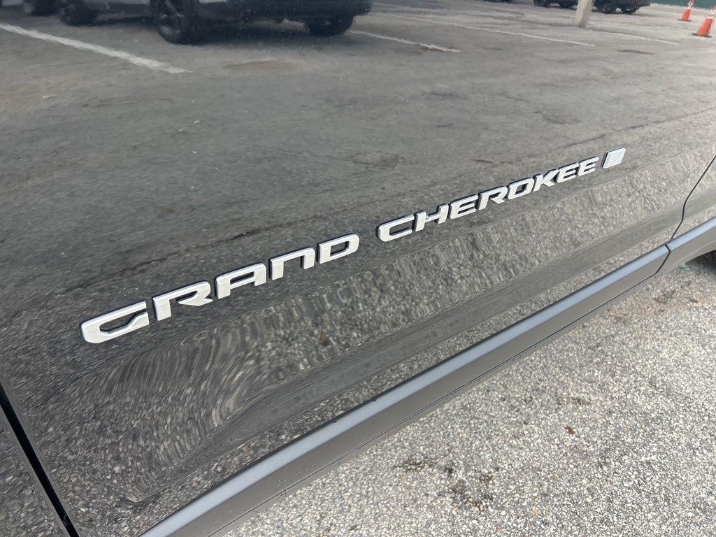 new 2025 Jeep Grand Cherokee car, priced at $37,012