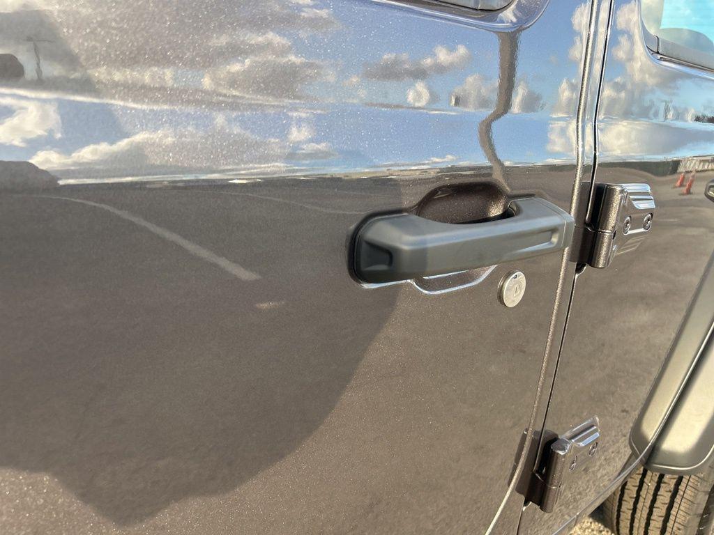 new 2026 Jeep Wrangler car, priced at $39,764