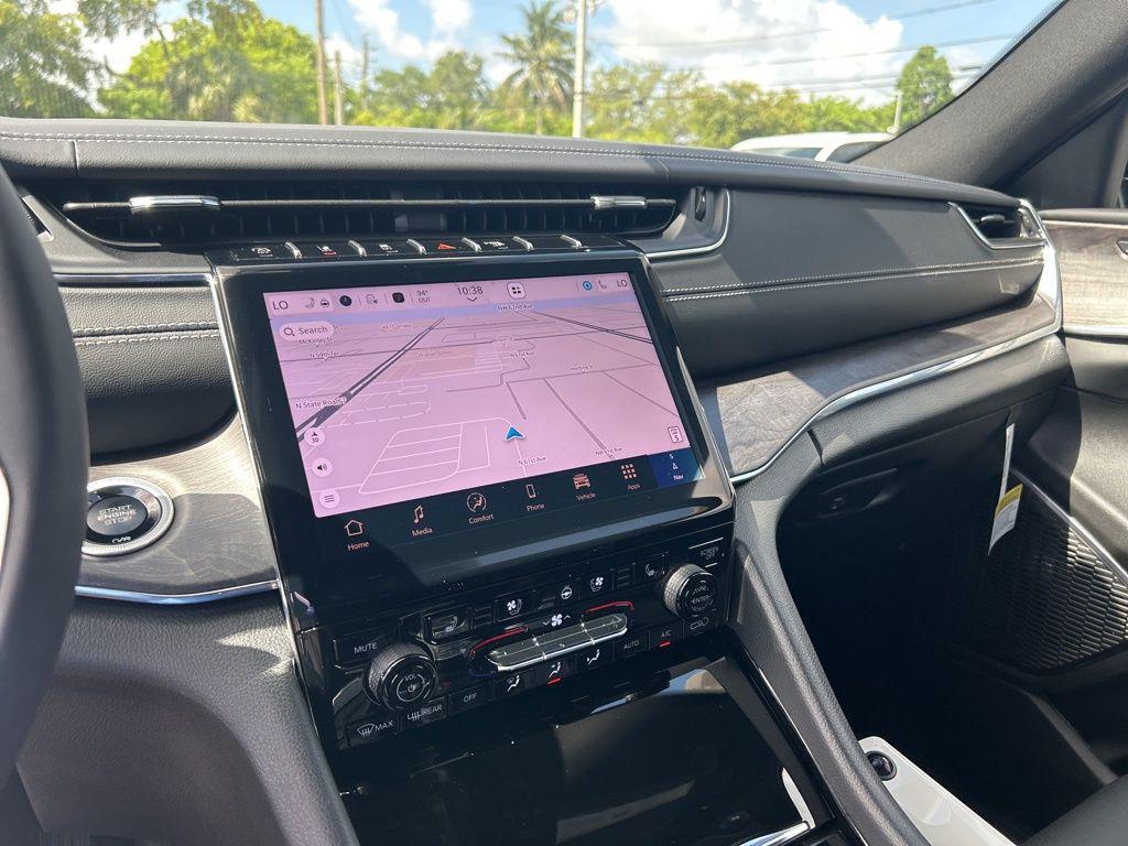 new 2025 Jeep Grand Cherokee car, priced at $53,903