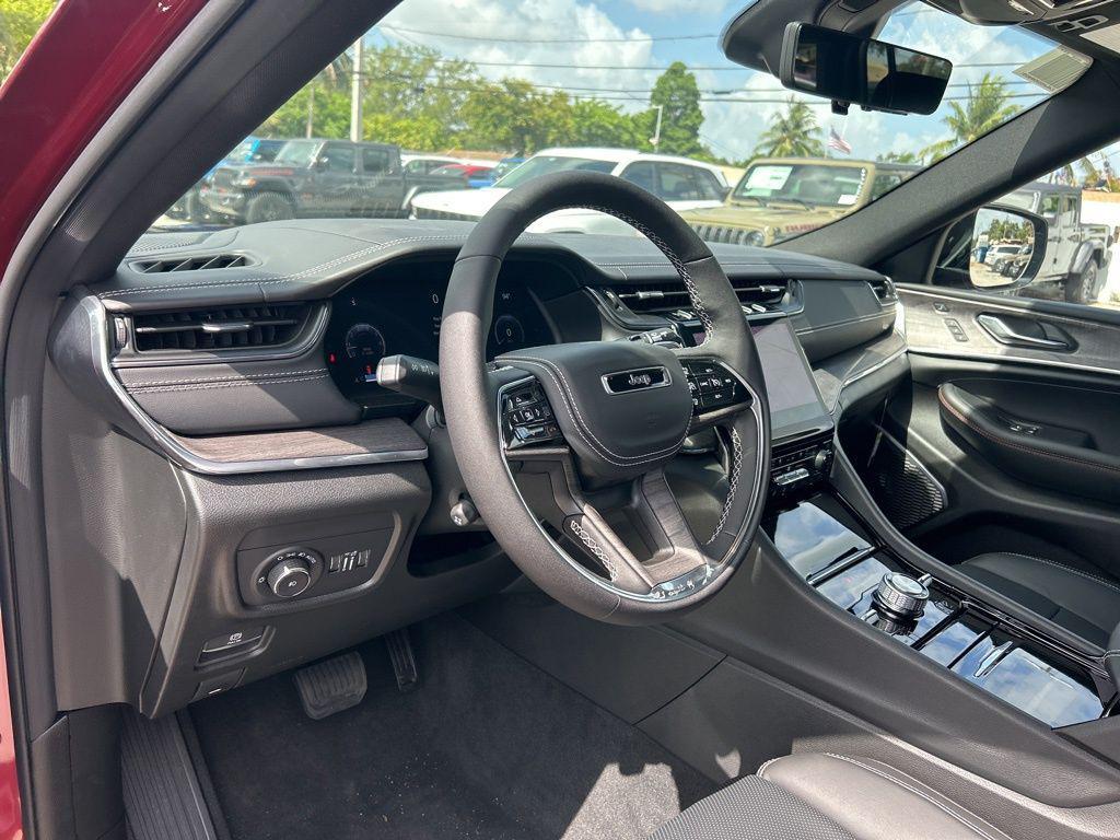 new 2025 Jeep Grand Cherokee car, priced at $53,903