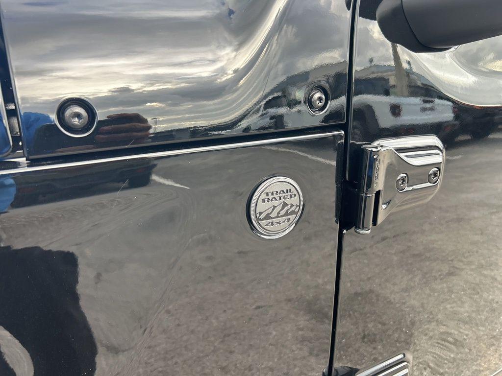 new 2025 Jeep Gladiator car, priced at $40,293