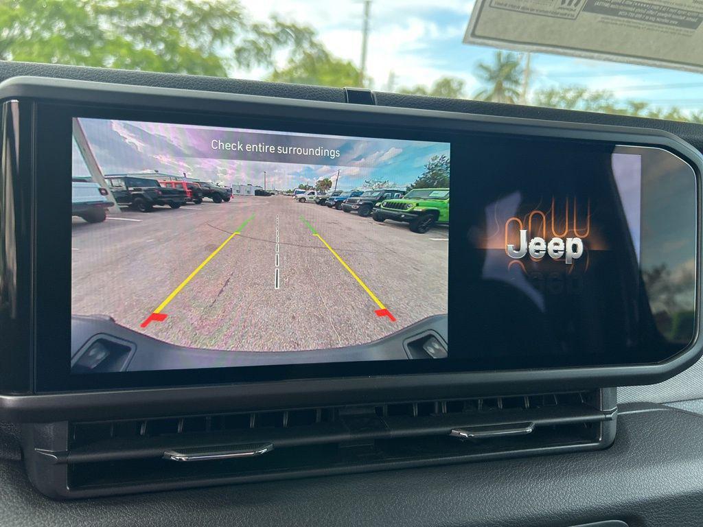 new 2025 Jeep Gladiator car, priced at $40,293