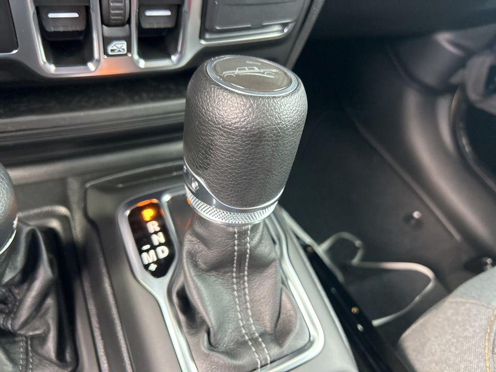 new 2025 Jeep Gladiator car, priced at $40,293