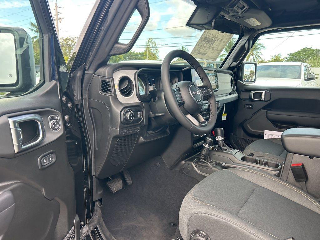 new 2025 Jeep Gladiator car, priced at $40,293