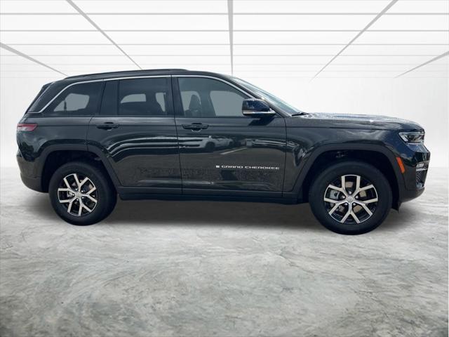 new 2024 Jeep Grand Cherokee car, priced at $38,068