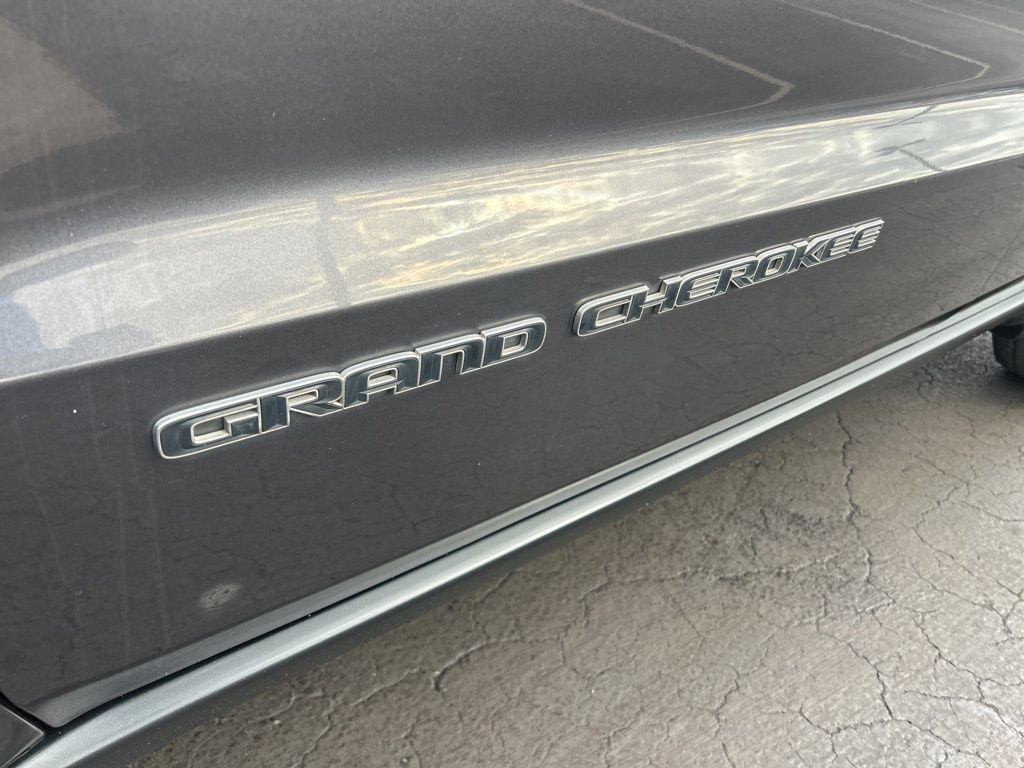 used 2018 Jeep Grand Cherokee car, priced at $17,310
