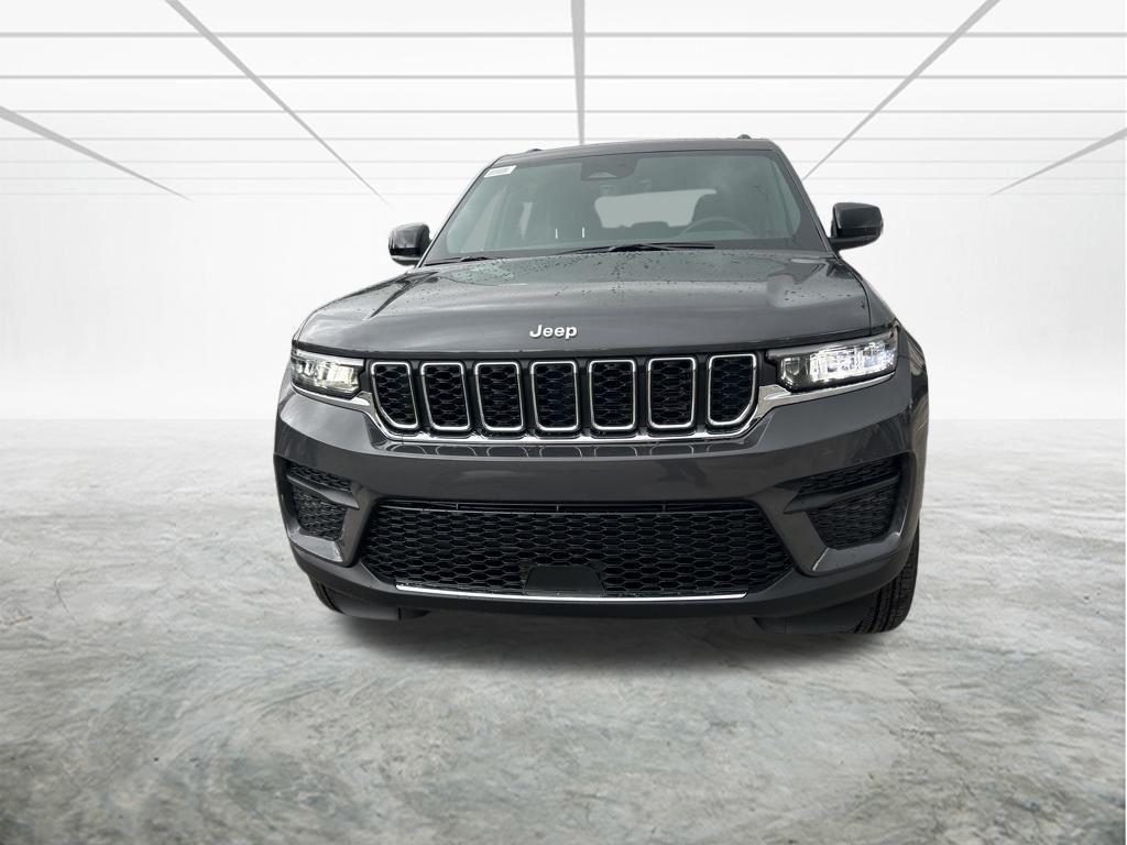 new 2025 Jeep Grand Cherokee car, priced at $38,870