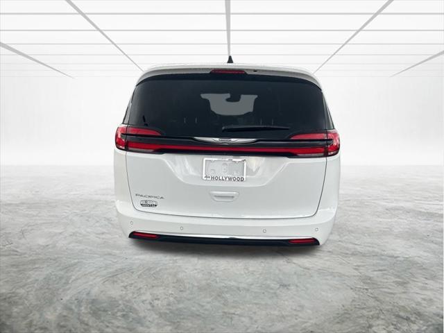 new 2025 Chrysler Pacifica car, priced at $40,152