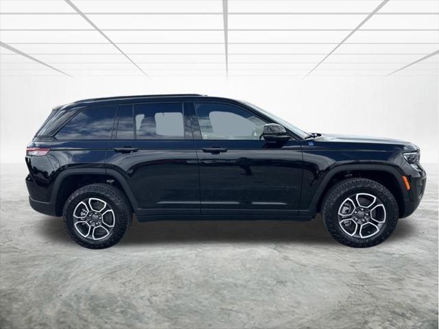 new 2024 Jeep Grand Cherokee car, priced at $58,915