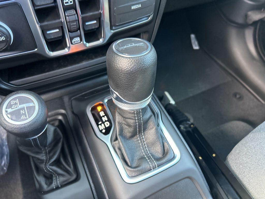 new 2025 Jeep Gladiator car, priced at $36,624