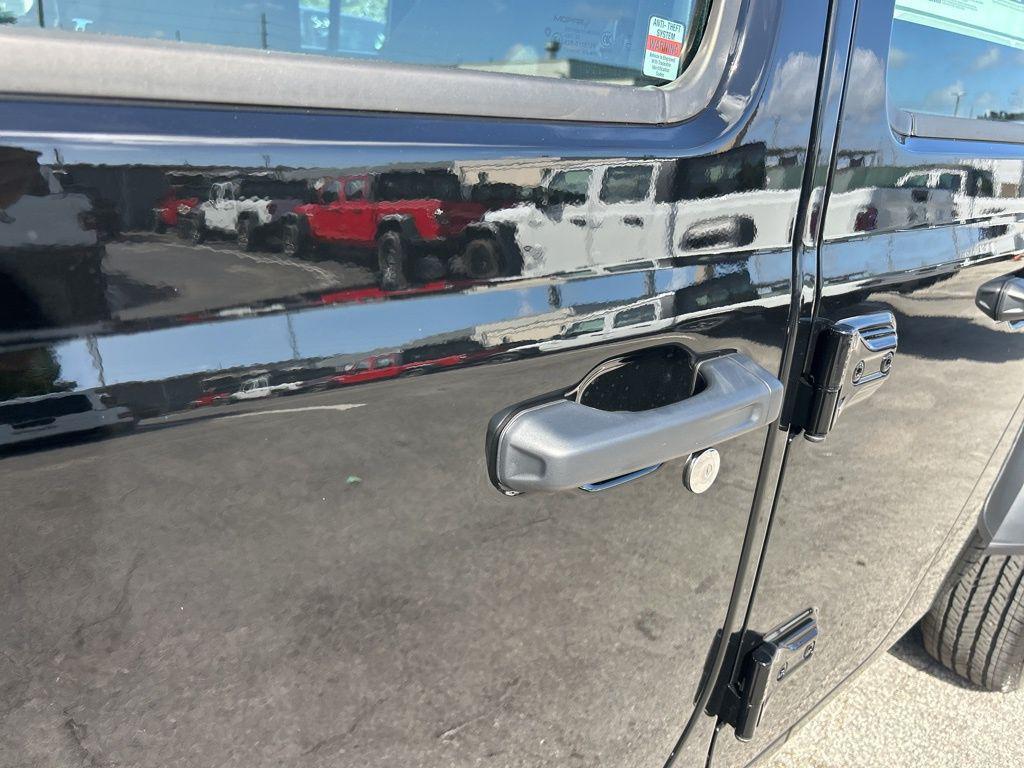 new 2025 Jeep Gladiator car, priced at $36,624