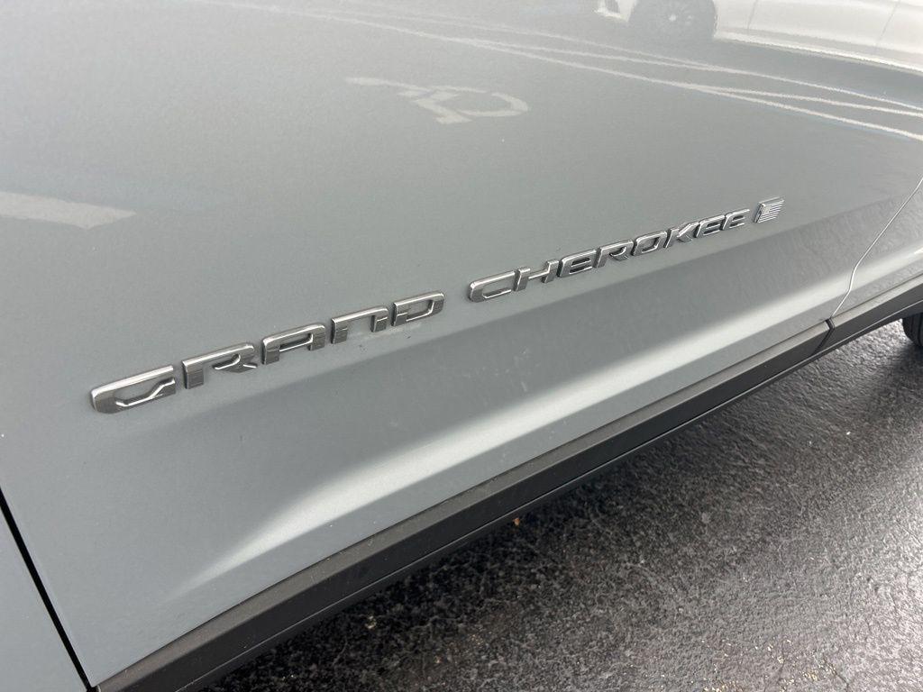 new 2024 Jeep Grand Cherokee L car, priced at $43,036