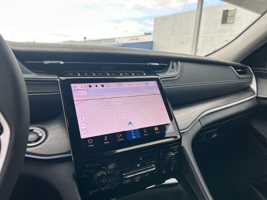 new 2024 Jeep Grand Cherokee L car, priced at $43,036