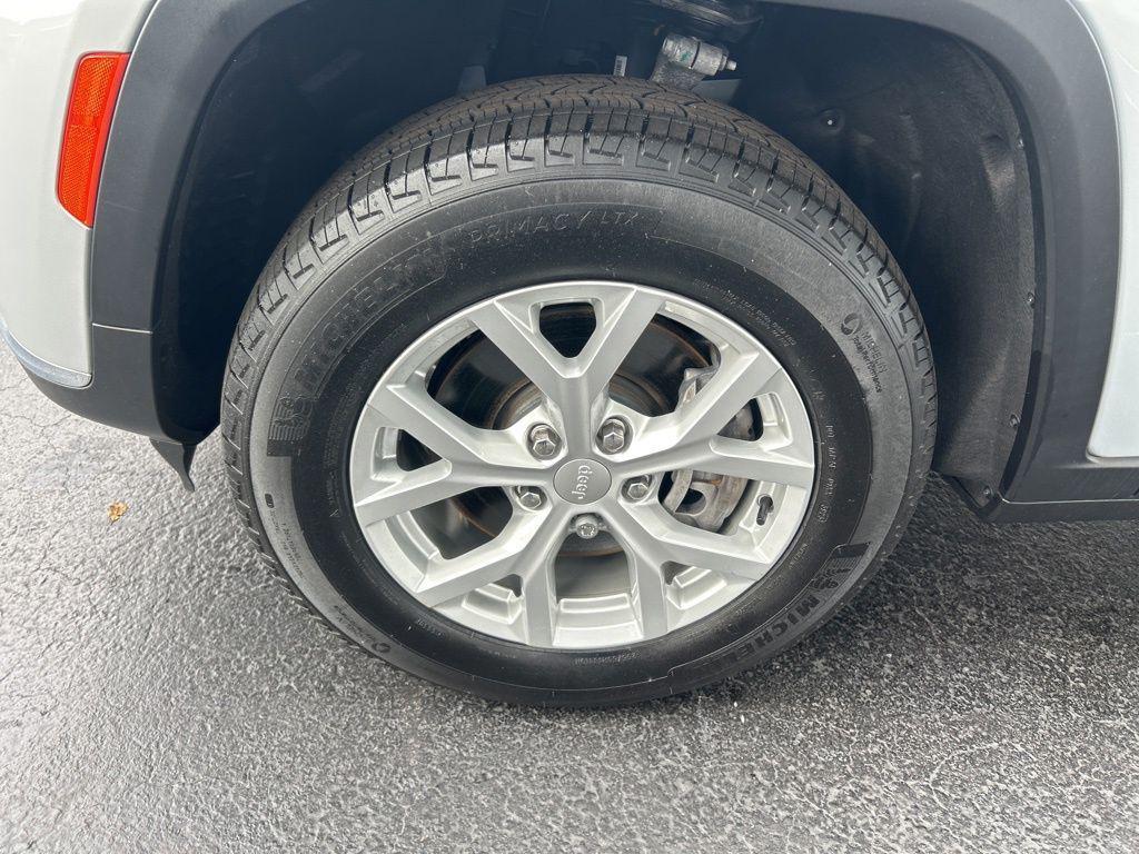 new 2024 Jeep Grand Cherokee L car, priced at $43,036