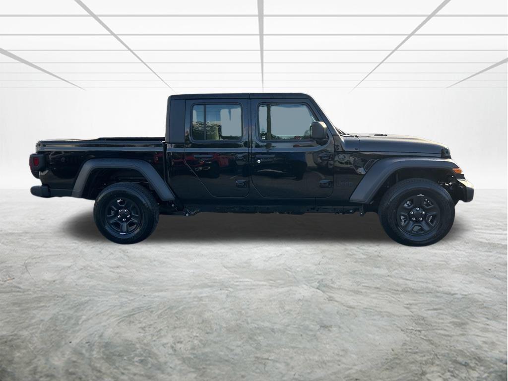 new 2026 Jeep Gladiator car, priced at $40,686